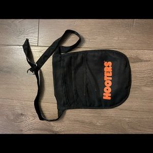 HOOTERS Pouch / Apron